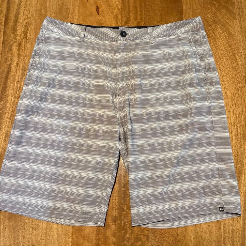 Quiksilver Amphibian Men’s Shorts 38 Gray Hybrid Water Casual Active Wear